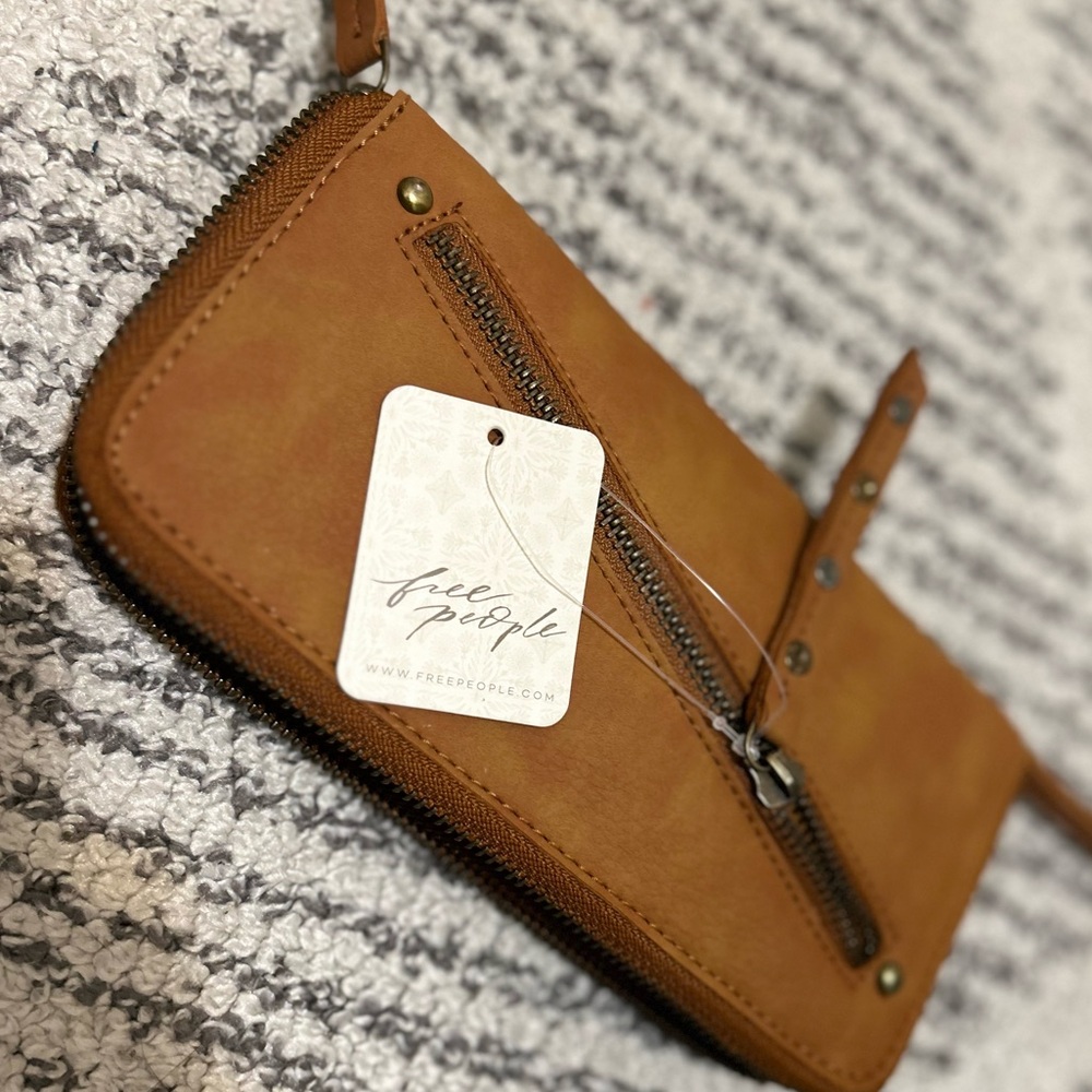 Free People wallet